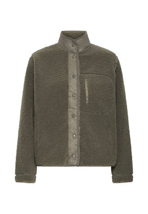 Olive roheline sherpa fliisjakk kõrgema kraega, esiküljel trukid ja paremal pool rinnatasku luku jaotusega.