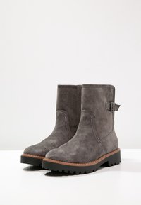 Pier One Botines con plataforma - grey