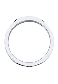 Cirkulær, blank kromring med en glat overflade og en let kant. Ingen synlige mønstre eller accenter. Egnet til montering eller dekorativ brug.