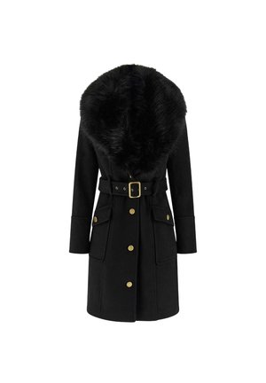 Manteau noir avec capuche en fausse fourrure, taille ceinturée, boutons dorés et poches à rabat, confectionné dans un tissu doux et texturé, avec une coupe ajustée.