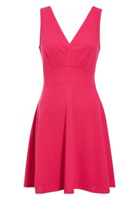 Vestido sin mangas ajustado en un brillante color rosa, con un escote en V profundo, un corsé estructurado y una falda acampanada con una textura suave.