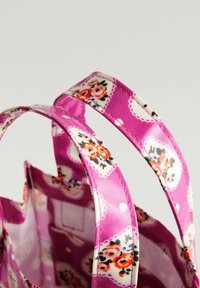 Cath Kidston SMALL - REGULAR FIT - Bolso de mano - pink hearts