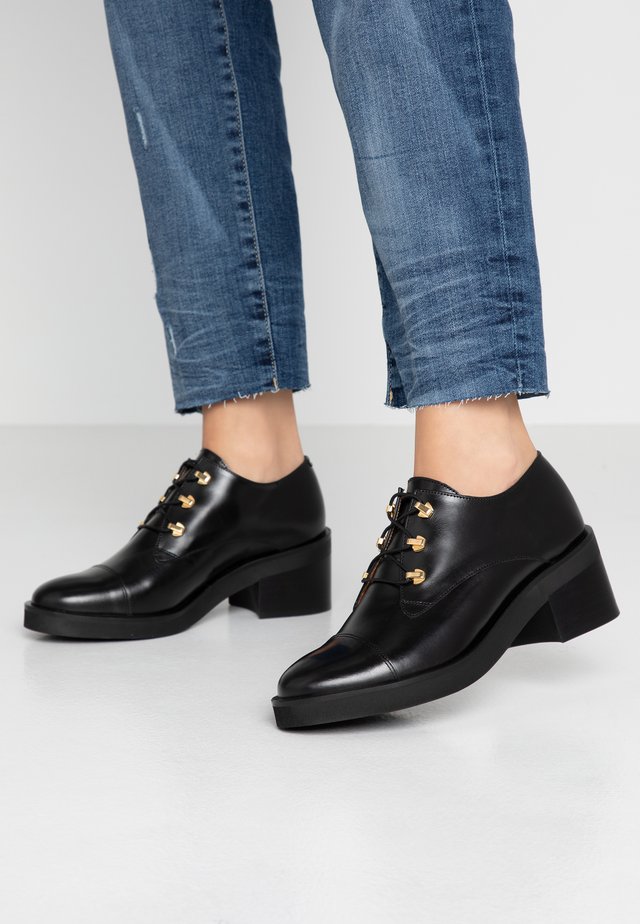 DIVAS - Derbies - noir