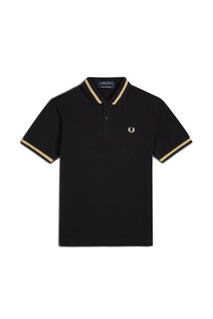 Polo negro de manga corta con ribete beige en el cuello y puños, abertura con dos botones y pequeño logo de laurel bordado en el pecho.
