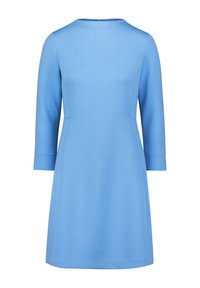 Robe bleu clair à manches longues avec une silhouette simple et ajustée et un col rond, présentée de face sur fond blanc.