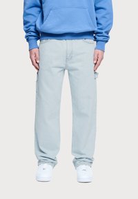 Pegador DAULE BAGGY WORKWEAR - Vrečaste kavbojke - sand washed blue