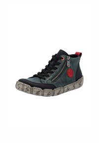 Basket montante en cuir vert foncé et mesh noir, avec une fermeture éclair sur le côté, des lacets noirs et une semelle en caoutchouc à motif avec un design en zigzag.