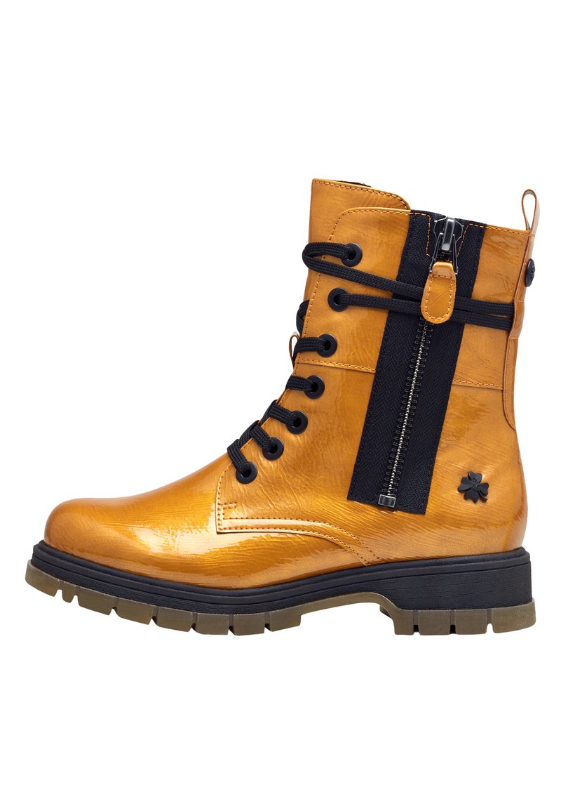 Bottine à lacets en orange métallique avec panneau élastique noir sur les côtés et fermeture éclair. Fini texturé, semelle robuste et détail floral.