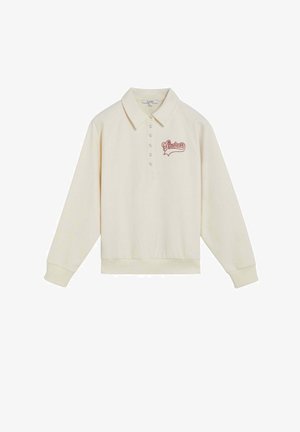 Polo de manga larga color crema con cuello, tapeta con botones y logo rojo "Scalpers" en el pecho izquierdo.