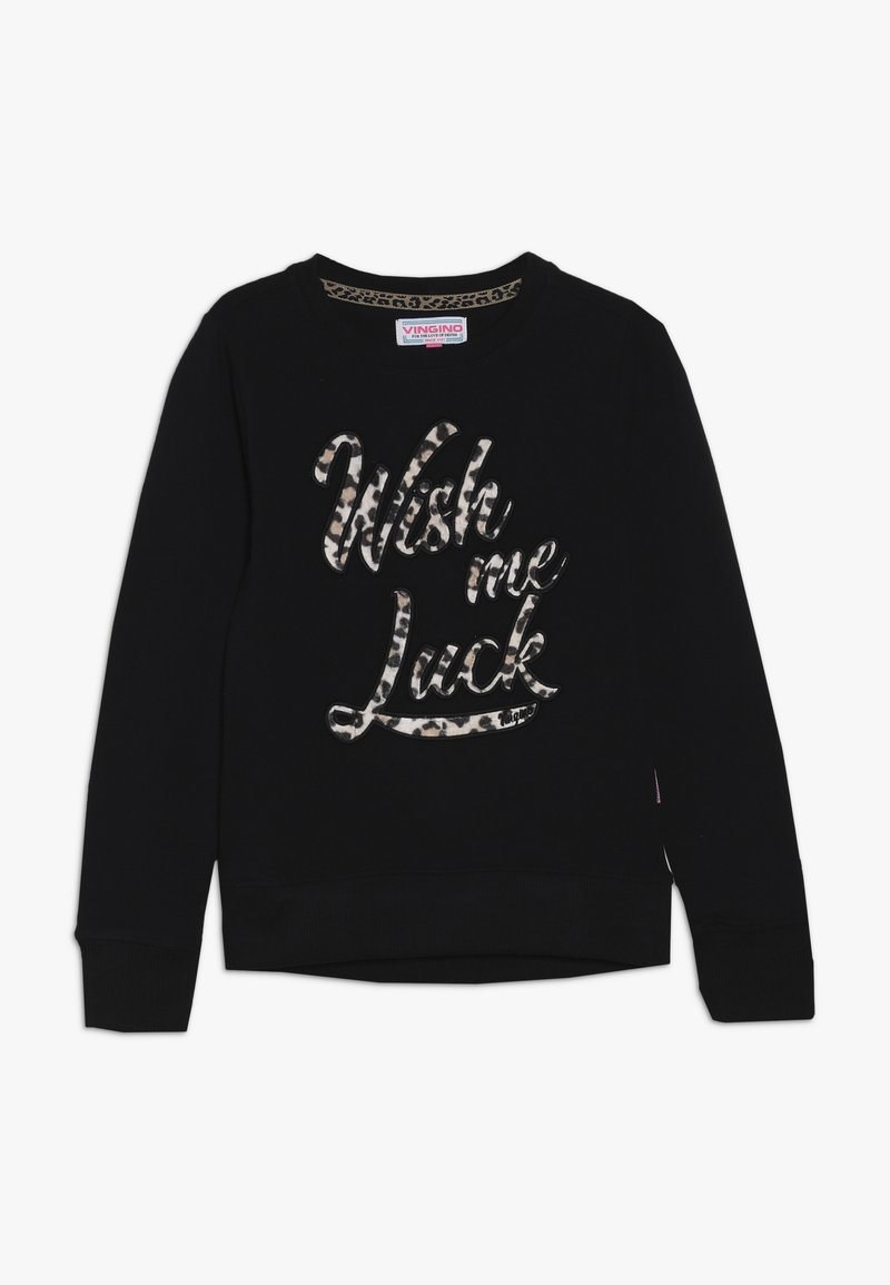 Sweatshirt noir avec l'inscription « Souhaitez-moi bonne chance » en texte léopard. Col et poignets côtelés, texture lisse et coupe décontractée.