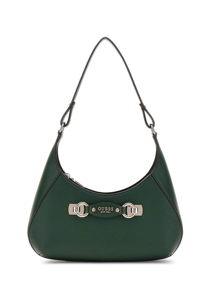 Bolso de cuero verde con una silueta curva, herrajes plateados, un parche con logo distintivo y una sola correa para el hombro. Cierre de cremallera.