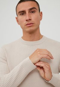 Casual Friday KARLO STRUCTURED CREW NECK KNIT - Strickpullover - light sand