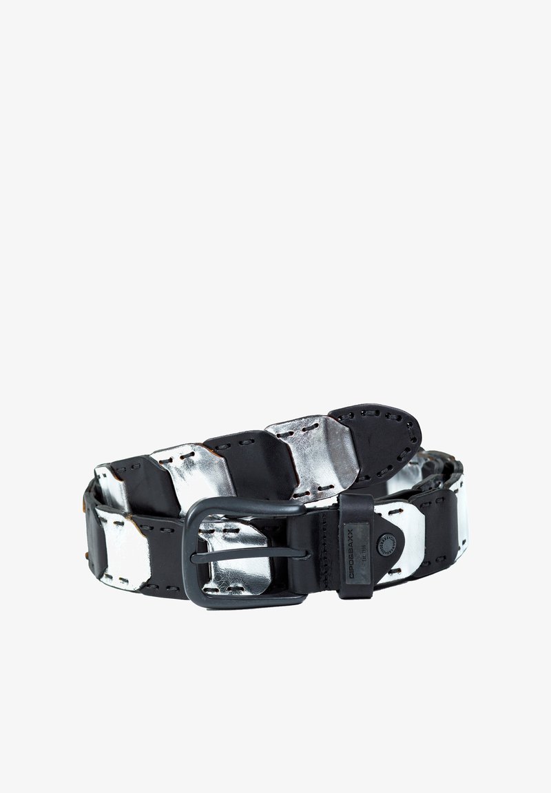 Black and silver belt with a woven design, featuring a metal buckle and contrasting stitching. Textured leather with shiny accents.