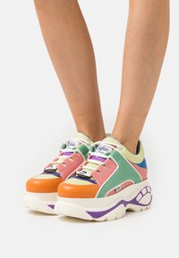 Buffalo London Sapatilhas - multi-coloured