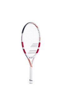 Witte tennisracket met rode accenten, open snarenpatroon en een taps toelopende grip. Heeft een gladde textuur en een goed gedefinieerde kop.