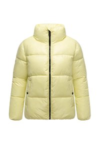Gul pufferjakke med høj krave, sort lynlås og trykknapdetaljer. Har et quiltet design og en glat, blank tekstur.