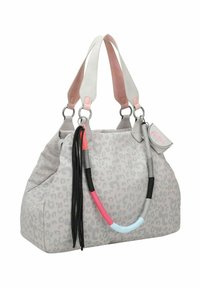 Sac en tissu imprimé léopard gris avec des anses rose et grise, quincaillerie argentée et détails texturés colorés.