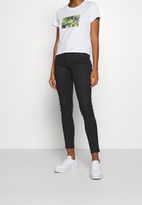 Levi's® Triko s potiskem - white