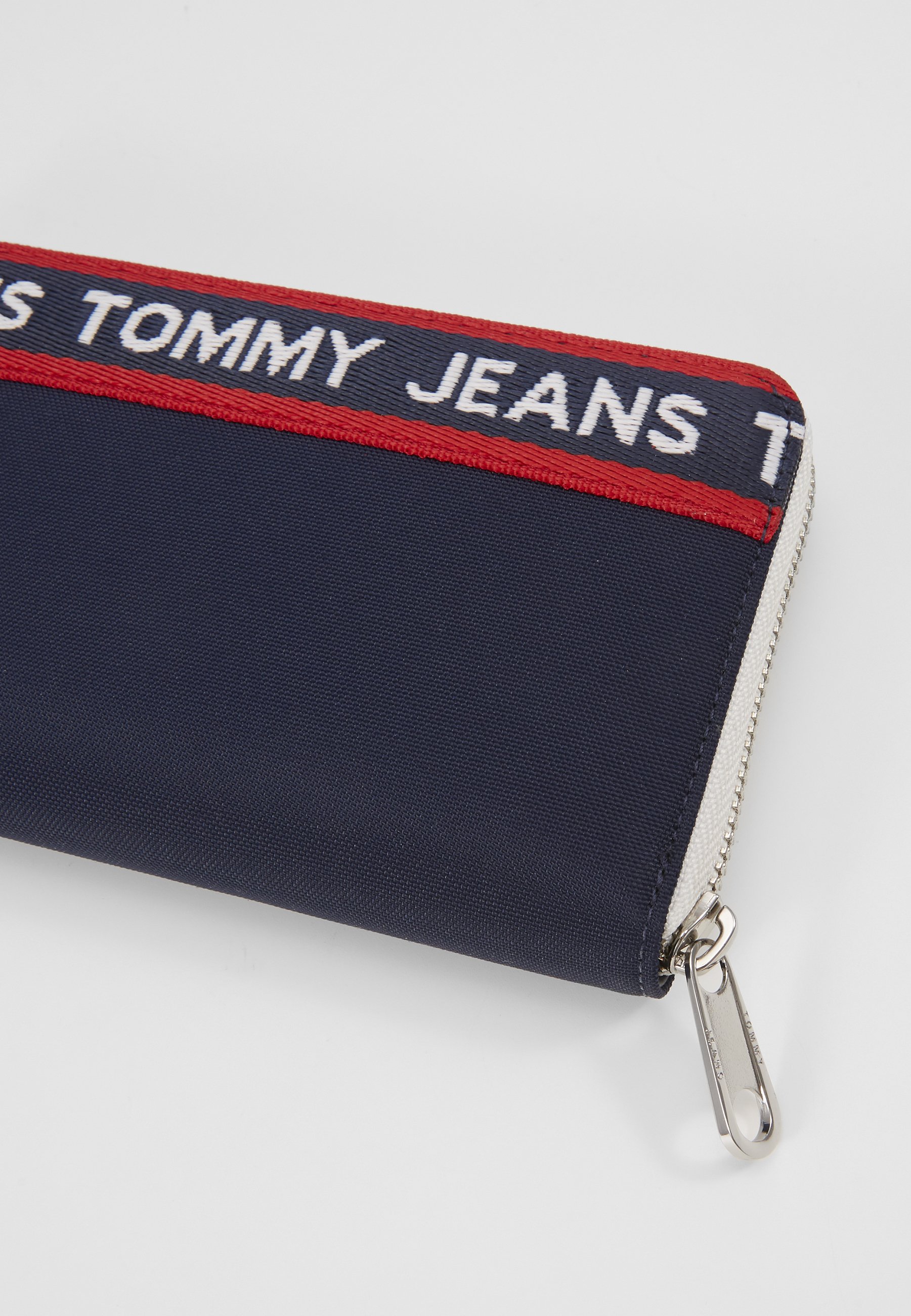 tommy jeans wallet