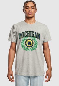 Merchcode MICHIGAN UNIVERSITY - ARTES SCIENTIA VERITAS  - T-shirts print - heather grey