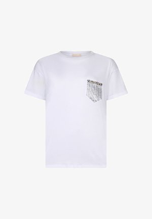 Maglietta bianca a maniche corte con scollo rotondo e piccola tasca frontale decorata con paillettes argentate e motivo nero a fantasia.