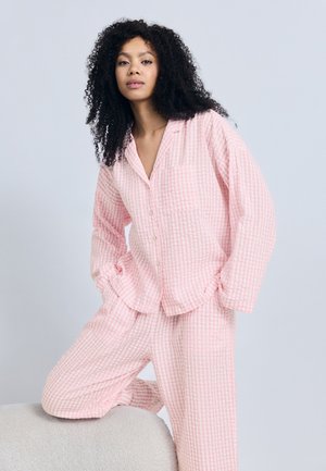 - Zestaw bielizny nocnej