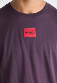 HUGO DIRAGOLINO - Tricou basic - open purple