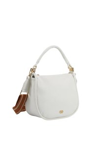 Borsa a tracolla in finta pelle bianca con forma arrotondata. Presenta un manico arrotolato, hardware dorato e una tracolla a strisce marroni.