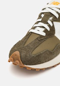 New Balance MS327 UNISEX - Sneakers low - mottled olive/khaki
