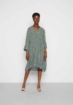 HERA DRESS - Vapaa-ajan mekko - green/black/chalk