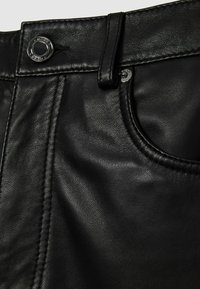 Reiss REGULAR FIT VERONA - Skindbukser - black