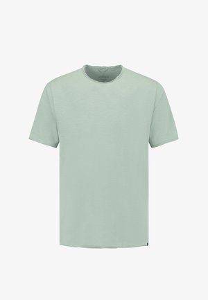 Jasnozielony t-shirt z krótkim rękawem i okrągłym dekoltem, z delikatną fakturą i surowymi wykończeniami na kołnierzyku, prezentowany na białym tle.