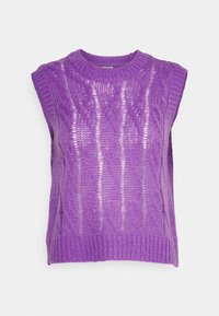 Pull sans manches tricoté violet avec un motif torsadé et un col côtelé. Présente une coupe ample et un tissu texturé avec transparence.