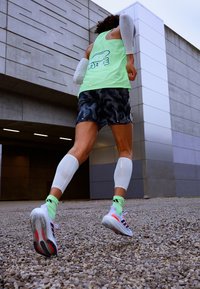 adidas Performance MIT KOMPRESSION - Leg sleeves - weiß