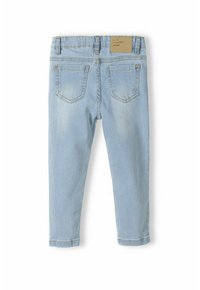 Jeans de mezclilla azul claro con un diseño de pierna recta, que cuentan con dos bolsillos traseros y una etiqueta de marca color marrón en la cinturilla.
