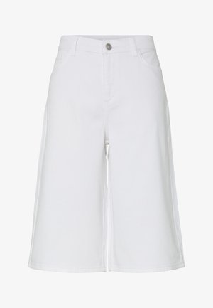 Valged põlveni ulatuvad teksapüksid esiküljel nööpide, luku, vööaasade ja küljetaskutega, esitatuna ühevärvilisel taustal.