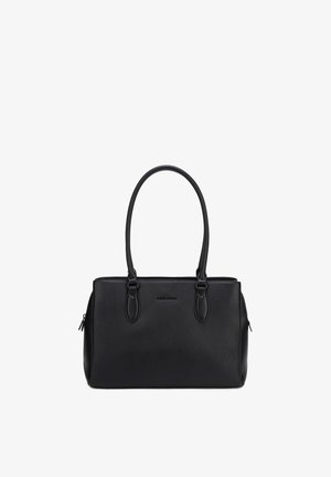 Zwarte rechthoekige handtas met dubbele bovenhandvatten, klein merklogo aan de voorkant en ritszakken aan de zijkanten.