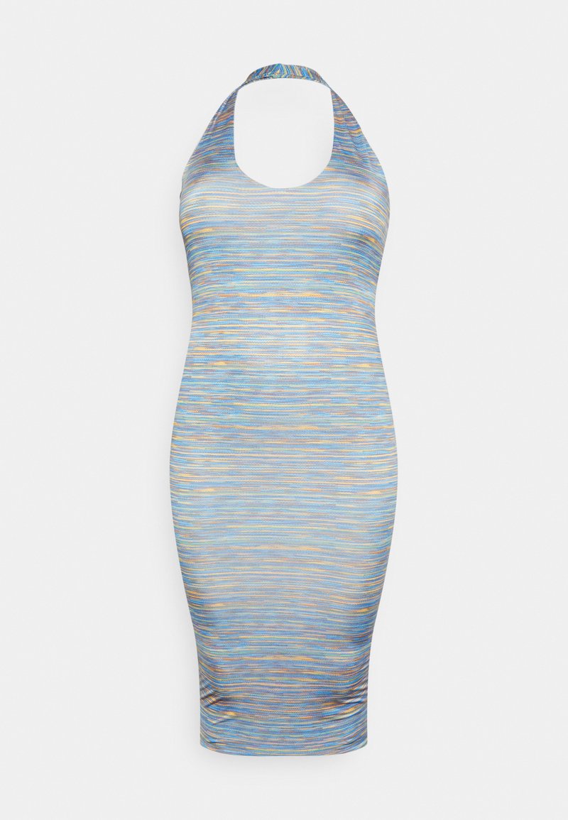 Vestido justo com decote halter e forma justa. Apresenta uma base azul com riscas horizontais multicoloridas em amarelo e laranja. Textura suave.