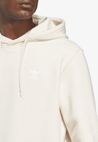 adidas Originals ESSENTIAL HOODY UNISEX - Majica s kapuljačom -  white
