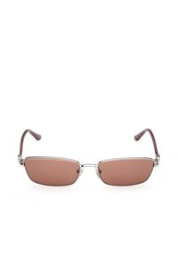 Gafas de sol rectangulares y delgadas con lentes tintadas de color marrón y una delgada montura de metal plateado, con terminales curvados en color marrón oscuro.