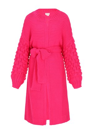 Dzianinowy kardigan w jasnoróżowym kolorze z długimi, fakturowanymi rękawami i paskiem do wiązania. Posiada okrągły dekolt oraz otwarty przód.