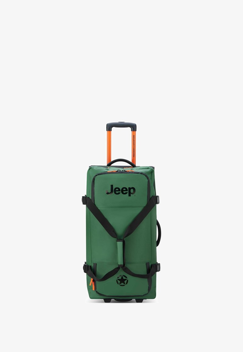 Bolso de viaje con ruedas verdes y detalles negros, mango naranja, correas ajustables y logotipo de Jeep. Presenta una tela texturizada para mayor durabilidad.