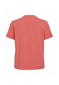 T-shirt z krótkim rękawem w koralowym kolorze z bawełny, o okrągłym dekolcie, gładkiej fakturze i prostym wykończeniu. Brak widocznych zdobień lub wzorów.