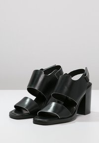 Zign Korolliset sandaalit - black
