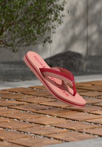 Επιλέχθηκε, ornamental red/porcelain pink