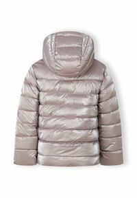 Giacca imbottita di colore rosa chiaro con finitura lucida, caratterizzata da un design a righe orizzontali, cappuccio e polsini elasticizzati. Vista posteriore mostrata.