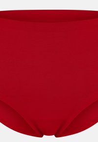 Slip rosso a vita alta realizzato in tessuto liscio, con design senza cuciture e bordi morbidi, che offre comfort e copertura discreta.