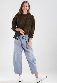 Urban Classics Sportska majica - olive