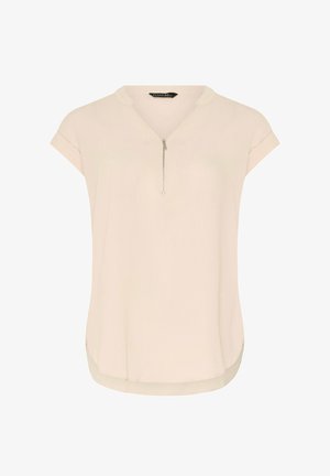 Beige bluse med korte ærmer, frontlynlås, opkrogede manchetter og rundet kant, vist på en ensfarvet hvid baggrund.