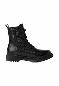 Bottine noire à lacets en cuir embossé effet croco, avec fermeture éclair latérale, languette de tirage et semelle épaisse en caoutchouc.